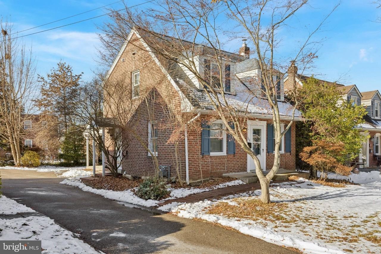 344 Inwood Rd - Photo 2 of 16