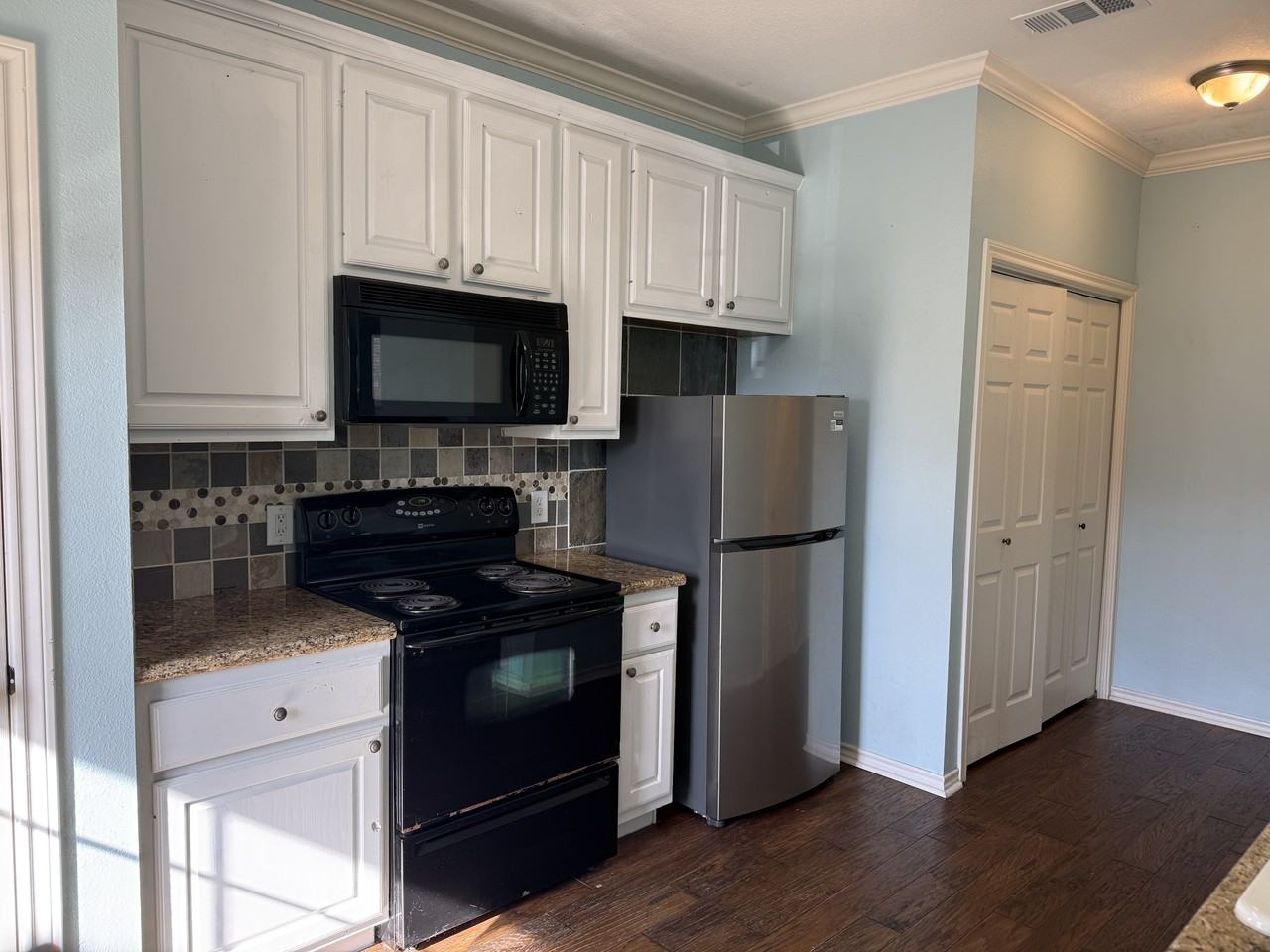 1425 W Villa Maria Rd #1 - Photo 5 of 33