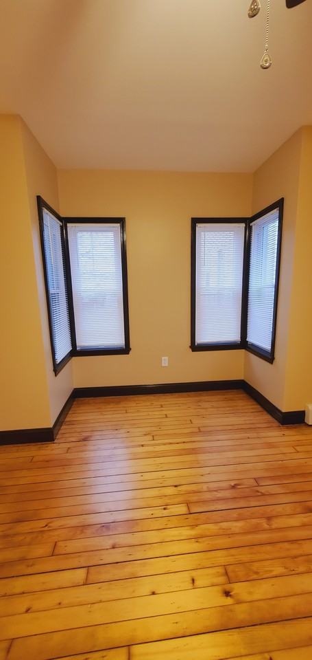 572 Bradford Ave #1 - Photo 3 of 31