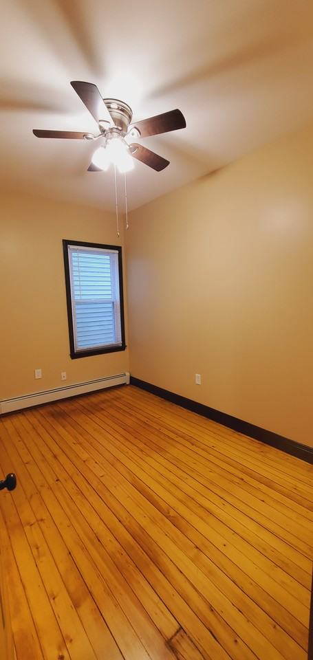 572 Bradford Ave #1 - Photo 5 of 31