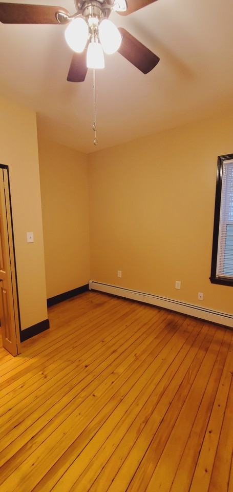 572 Bradford Ave #1 - Photo 6 of 31