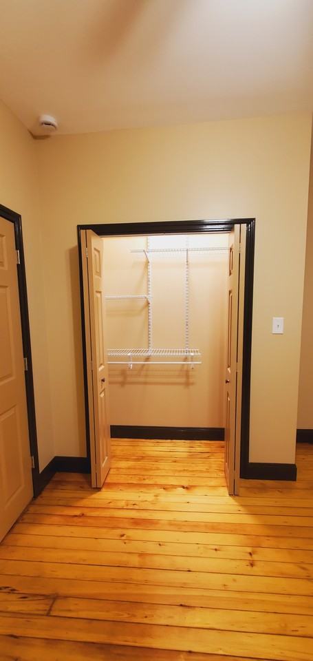 572 Bradford Ave #1 - Photo 7 of 31