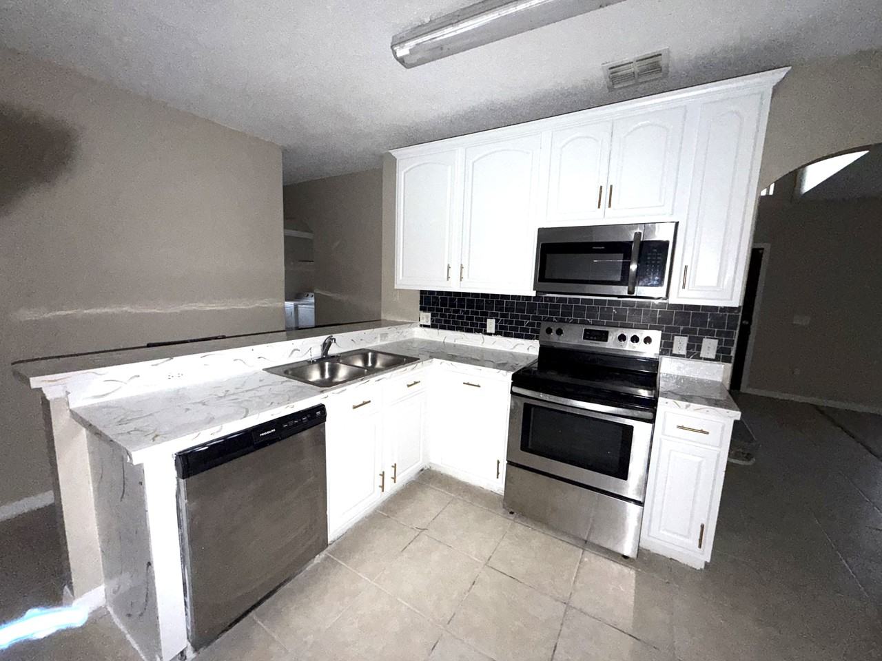 620 Elbridge Dr #1 - Photo 4 of 30