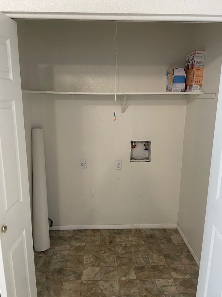 298 S Ruby St #1 - Photo 5 of 8