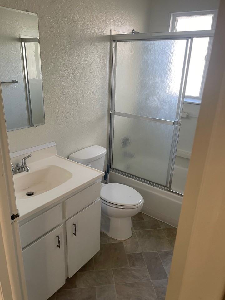 298 S Ruby St #1 - Photo 6 of 8