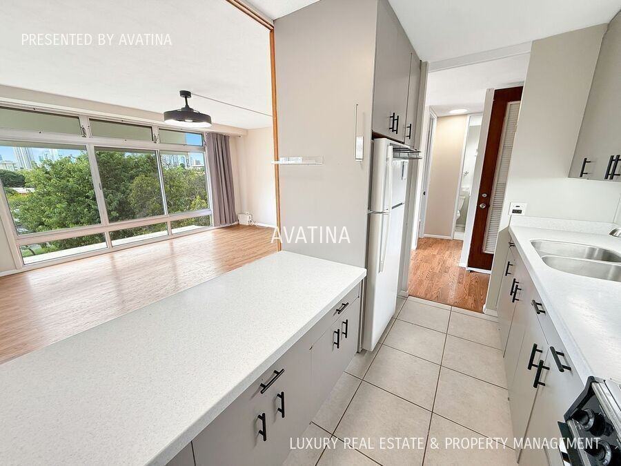 1511 Nuuanu Ave #429 - Photo 2 of 27