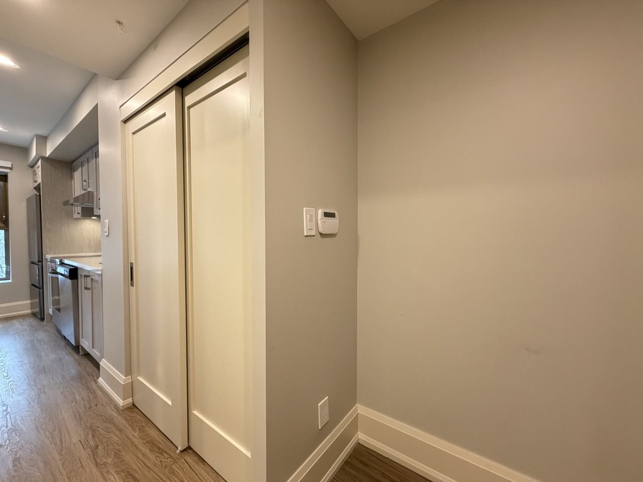 32 Rowanwood Avenue #02 - Photo 4 of 15