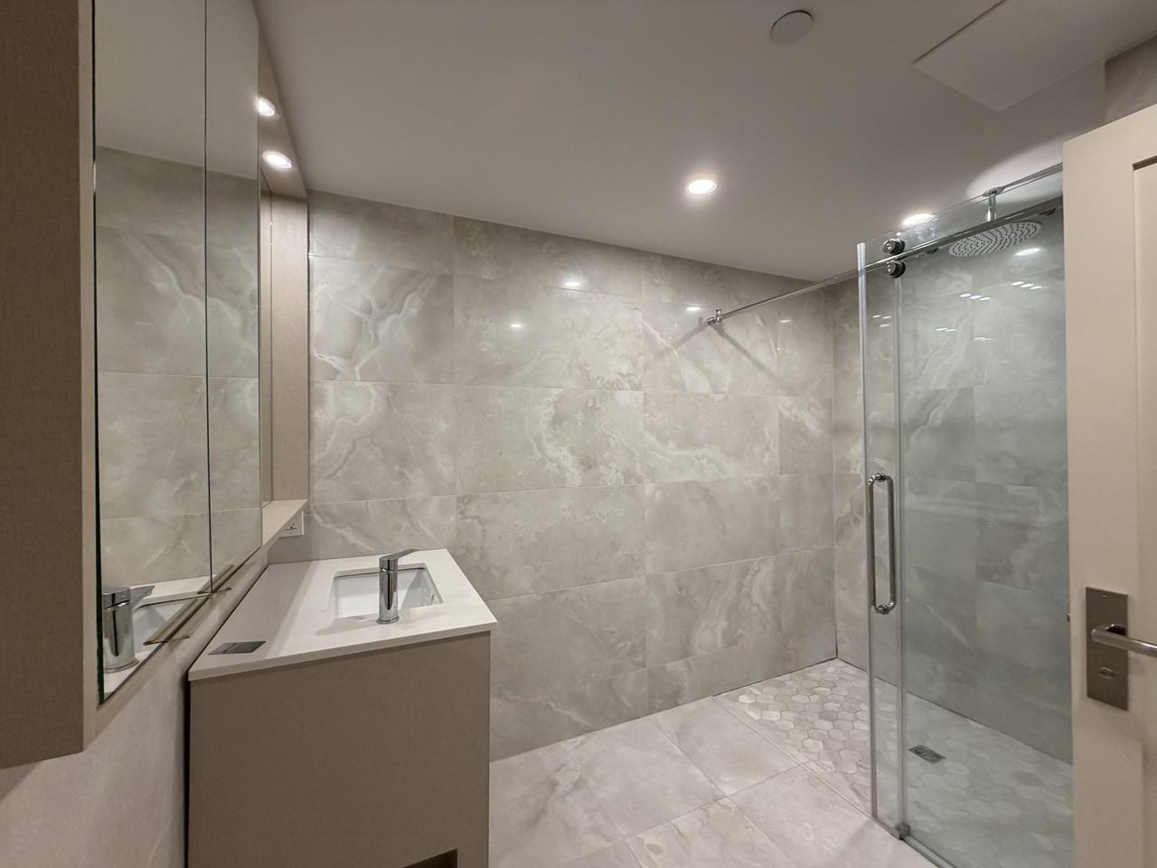 32 Rowanwood Avenue #02 - Photo 6 of 15