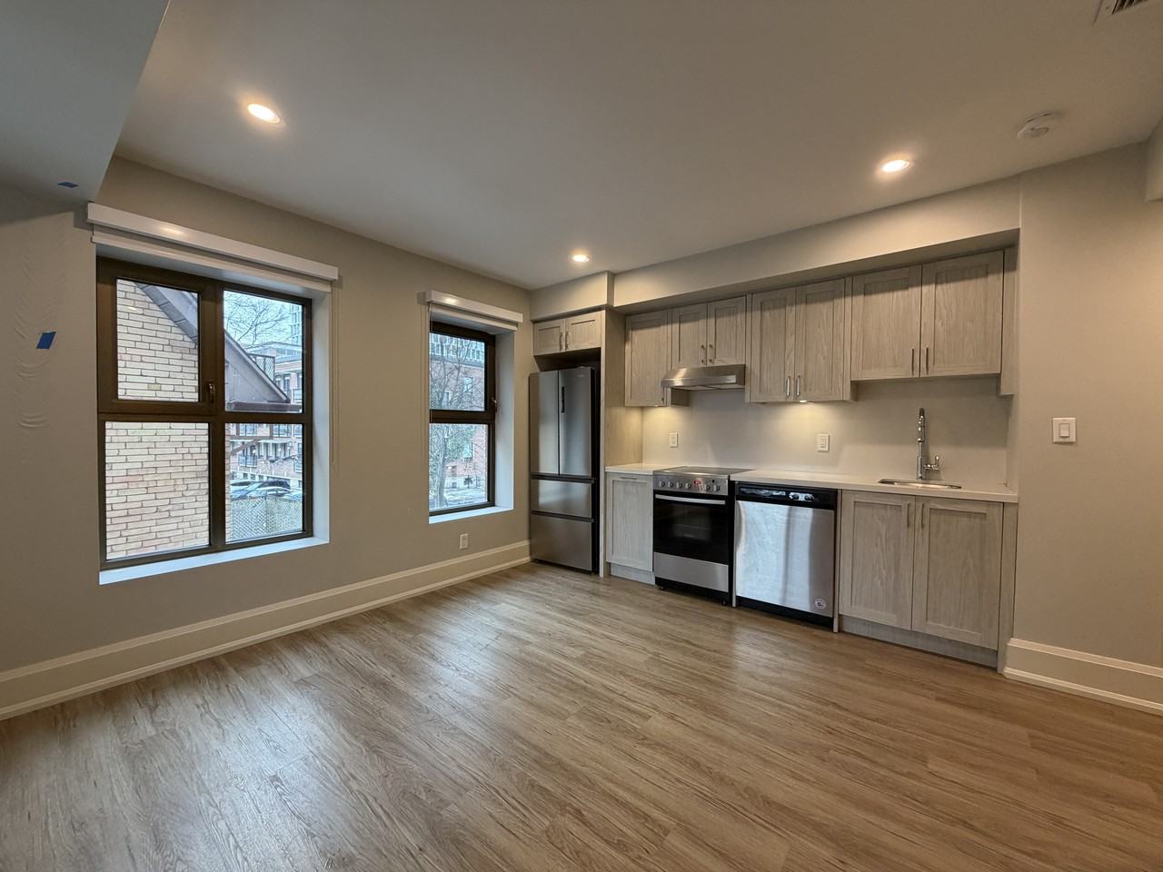 32 Rowanwood Avenue #02 - Photo 2 of 15