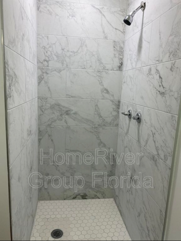 3421 Sw 26th Pl - Photo 5 of 12