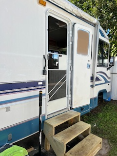 7131 Taft St #D - Photo 4 of 6