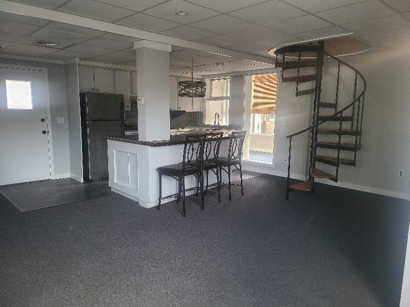 16 Queen Rd - Photo 3 of 9