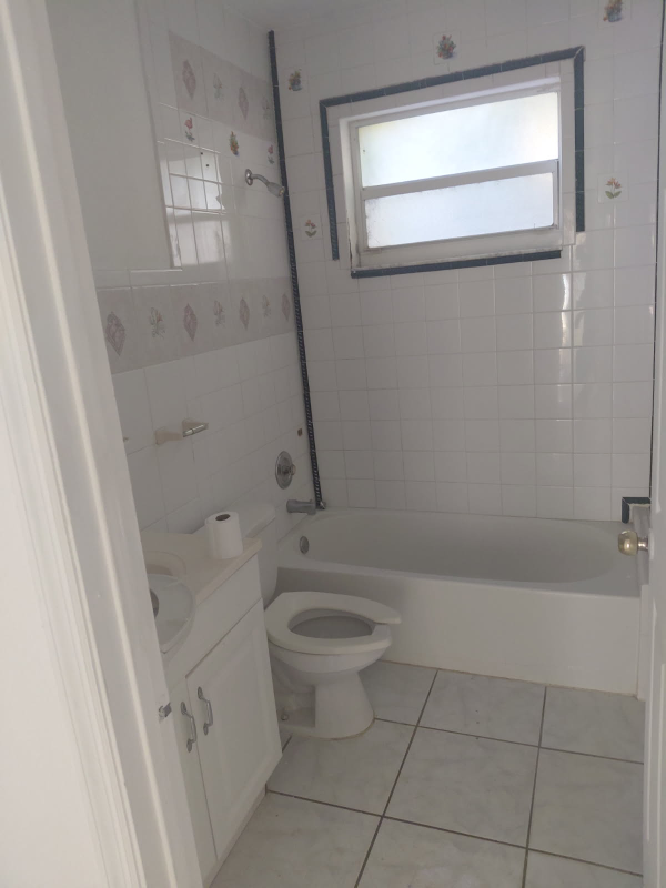 3038 S Palm Dr. - Photo 4 of 9