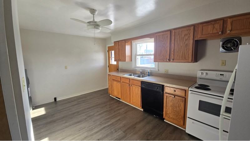 1920 Pickle Rd - Photo 5 of 12