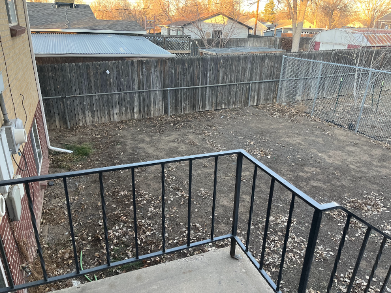 4710 Lincoln St - Photo 5 of 10