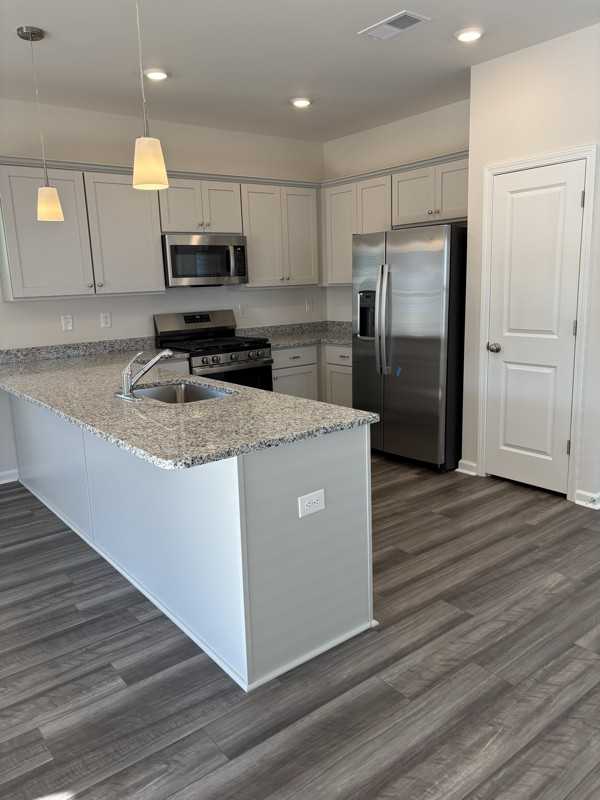 209 Braxton Dr - Photo 4 of 20