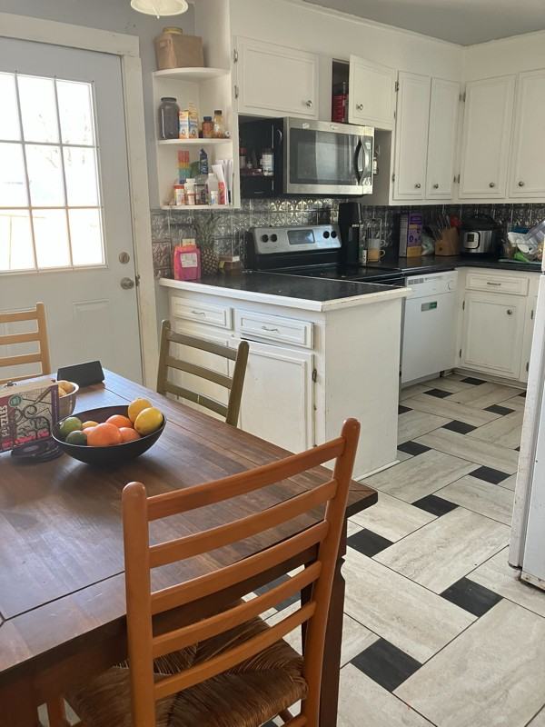 424 S 69th East Ave - Photo 4 of 9