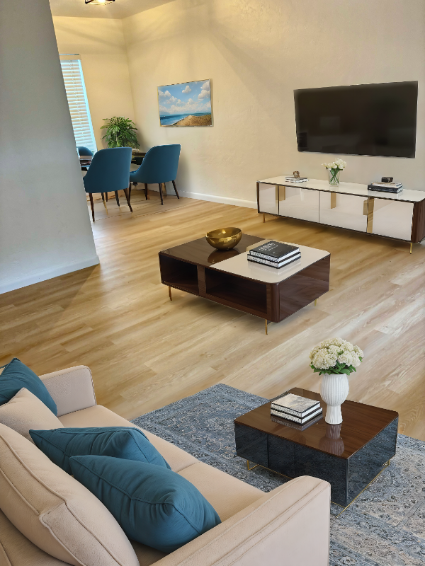 1639 Ne 9th St - Photo 2 of 13