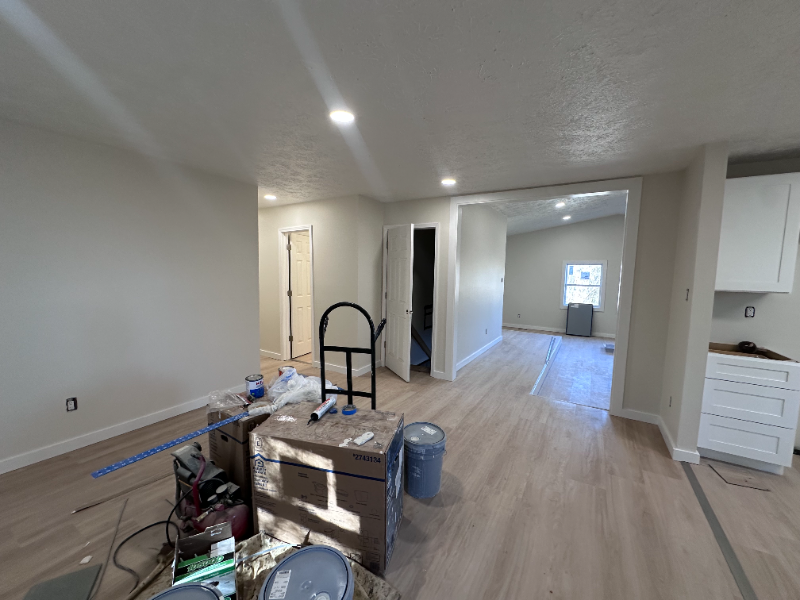 305 Iroquois Ln - Photo 5 of 11