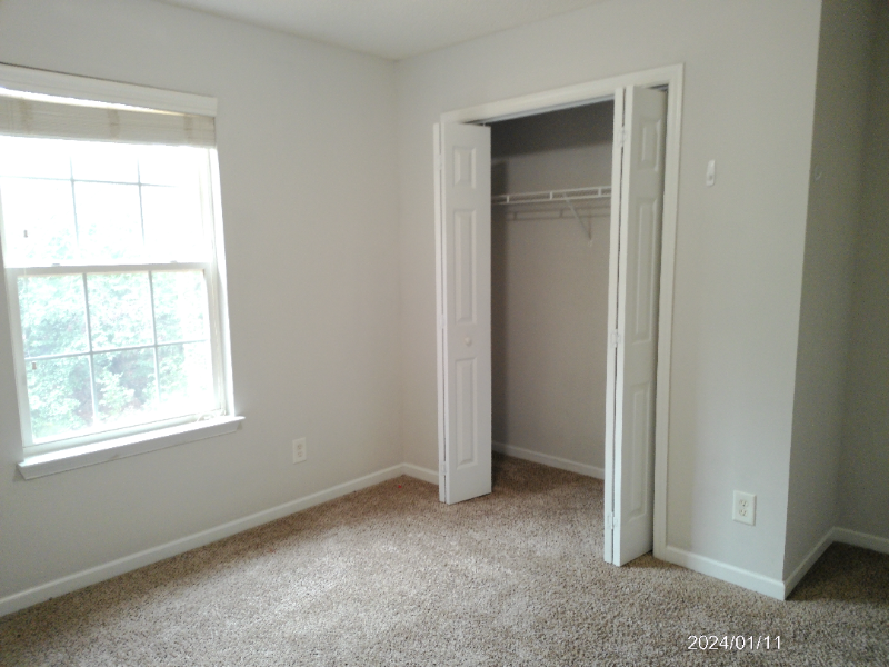 316 Laurie Ln - Photo 5 of 9