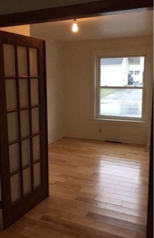 154 N Seminary St #3 - Photo 5 of 5