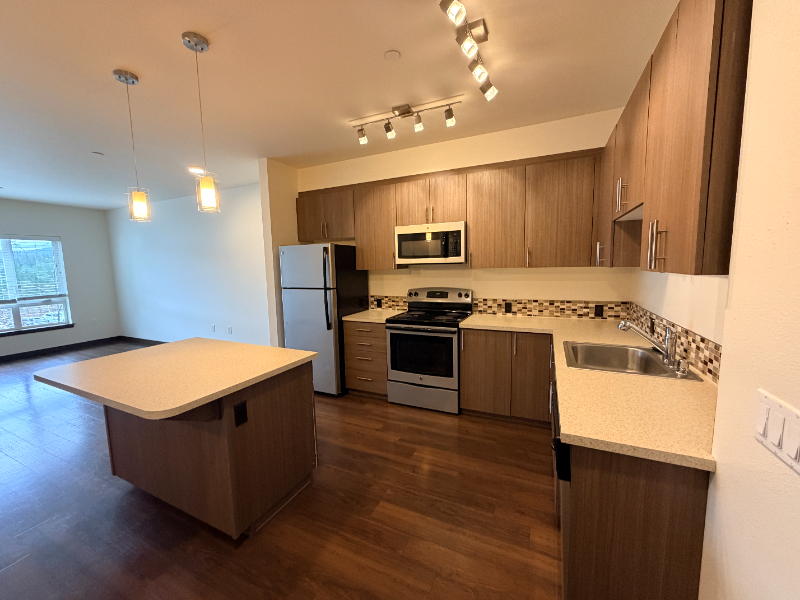 580 8th Ave Ne #313 - Photo 3 of 20