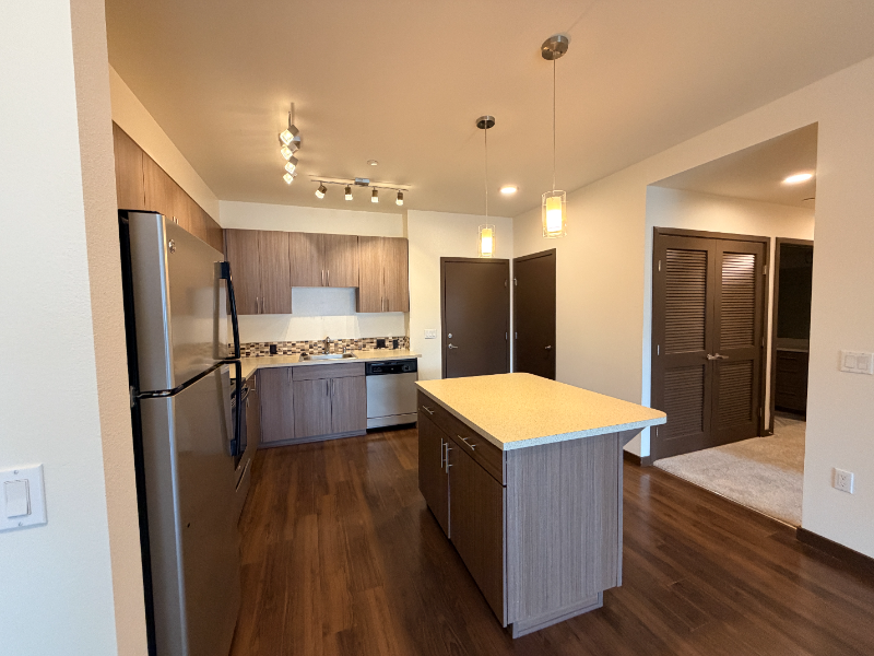 580 8th Ave Ne #313 - Photo 4 of 20