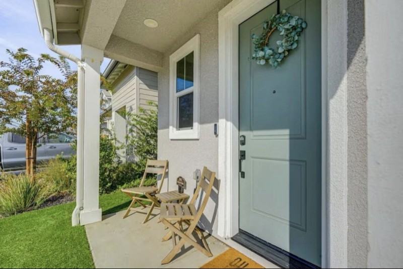 1030 W Prescott Ave - Photo 3 of 20