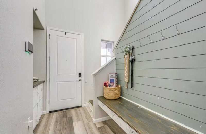 1030 W Prescott Ave - Photo 4 of 20