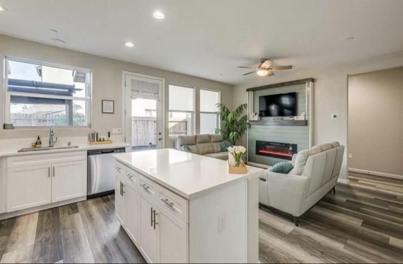 1030 W Prescott Ave - Photo 6 of 20