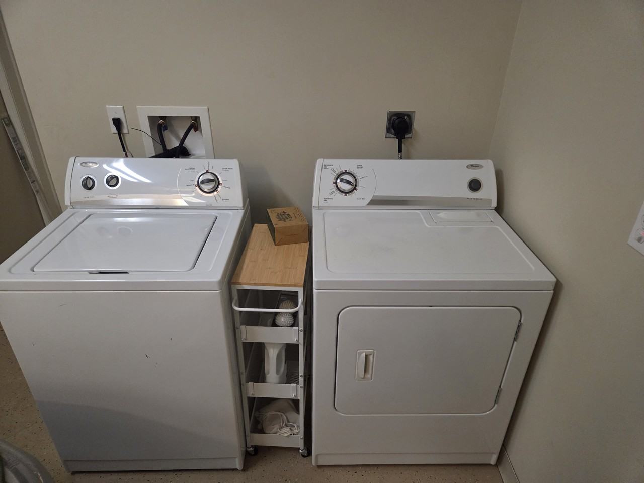 1422 Northwest Drive - Photo 2 of 13