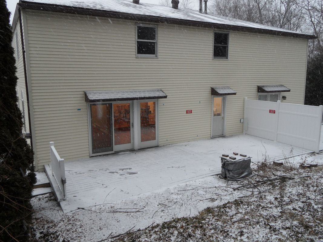 921 Onondaga St - Photo 5 of 43