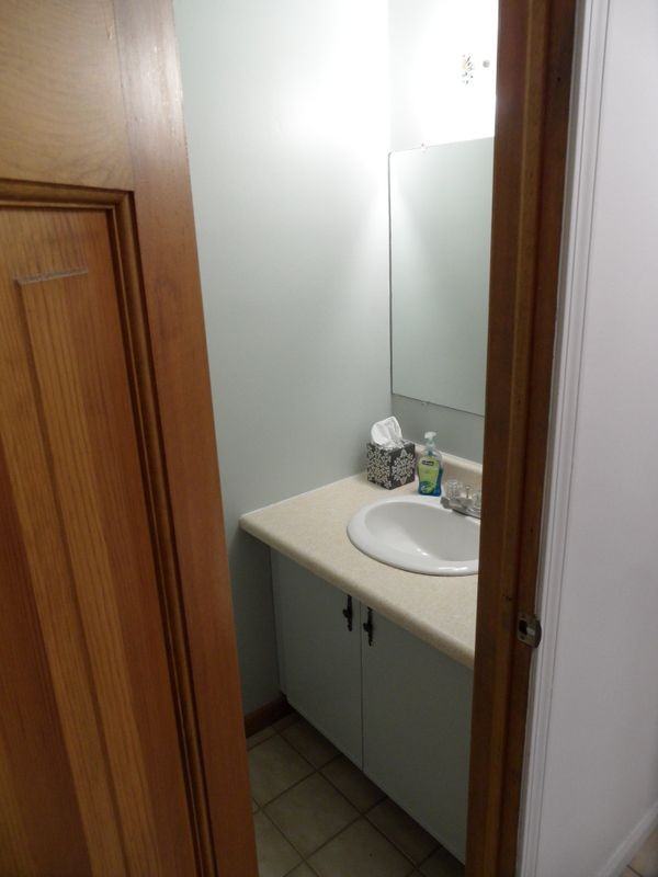 921 Onondaga St - Photo 7 of 42