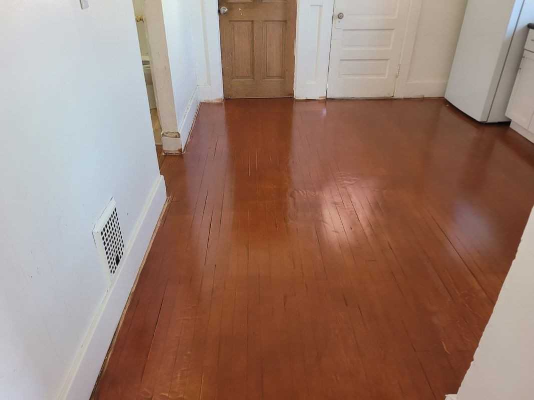 222 Davis St - Photo 4 of 12