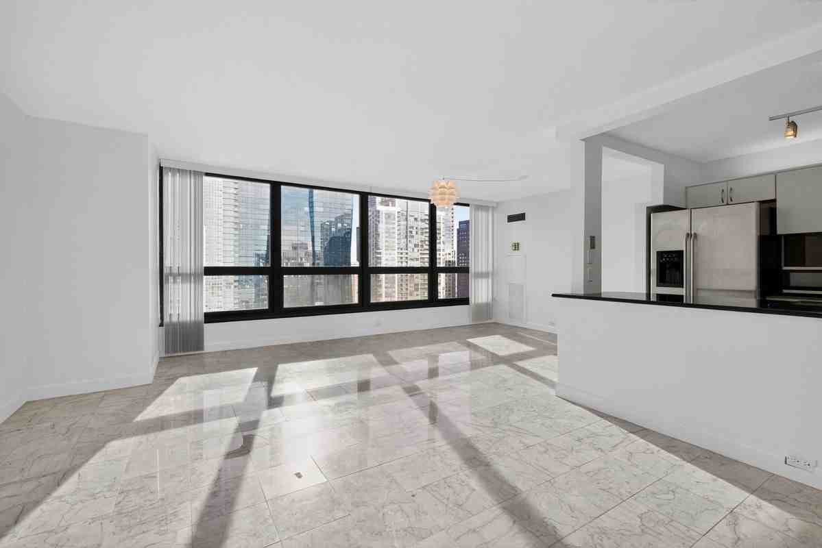 360 E Randolph St - Photo 2 of 10