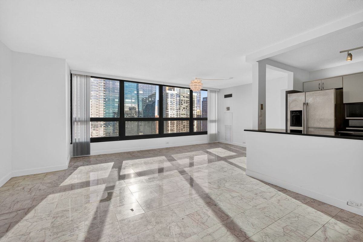 360 E Randolph St - Photo 3 of 10