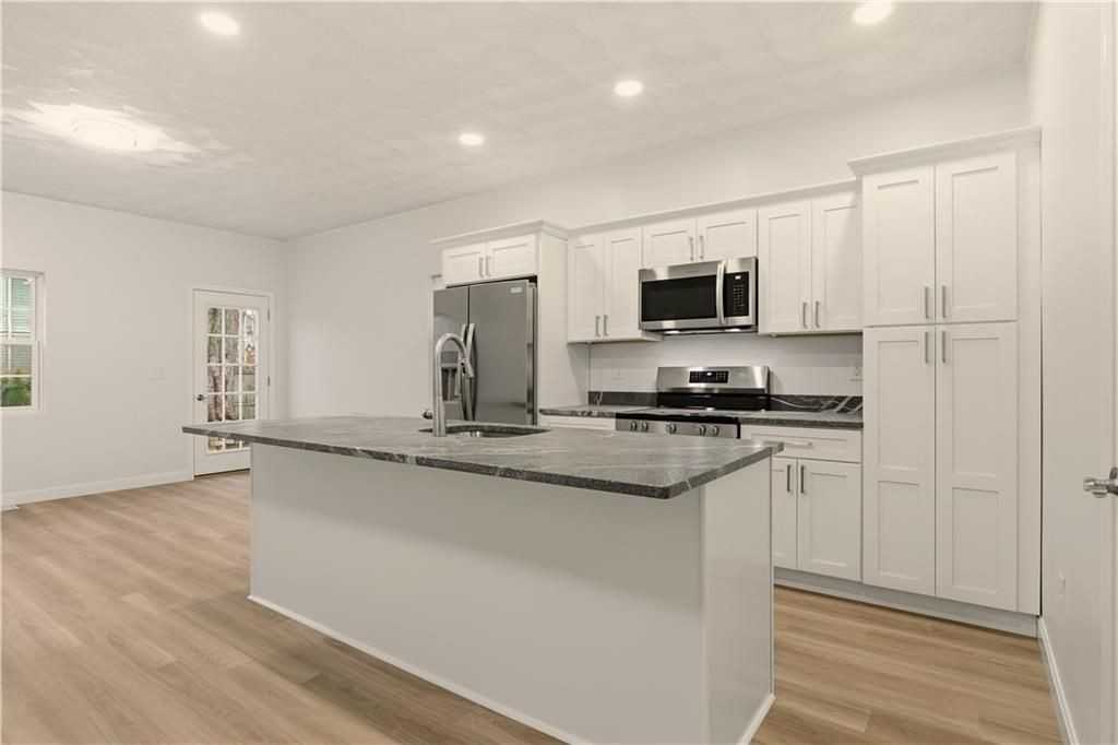 45 Windsor Rd - Photo 5 of 41