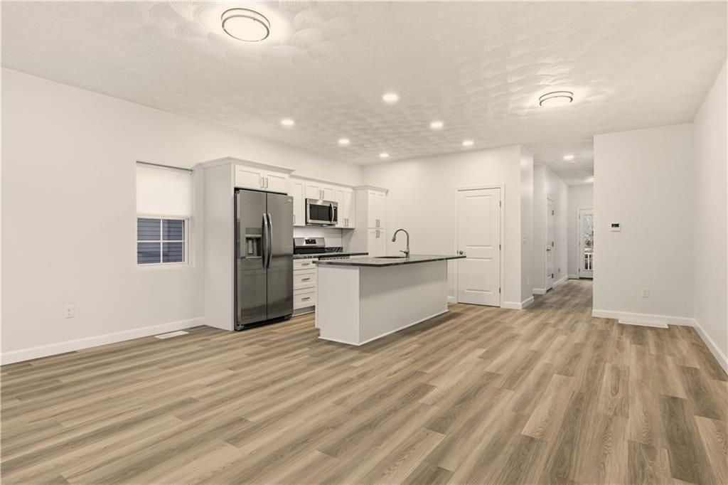 45 Windsor Rd - Photo 7 of 41