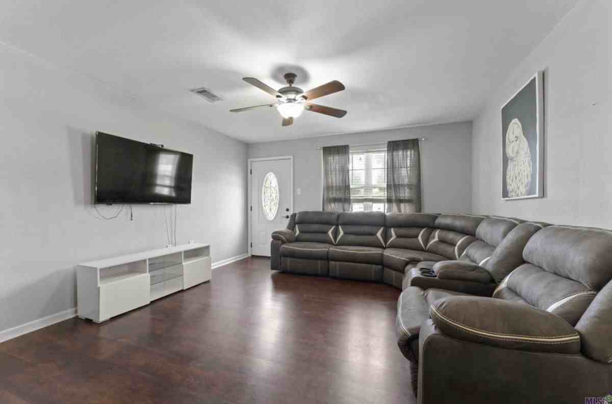 1538 Cooper St - Photo 4 of 12