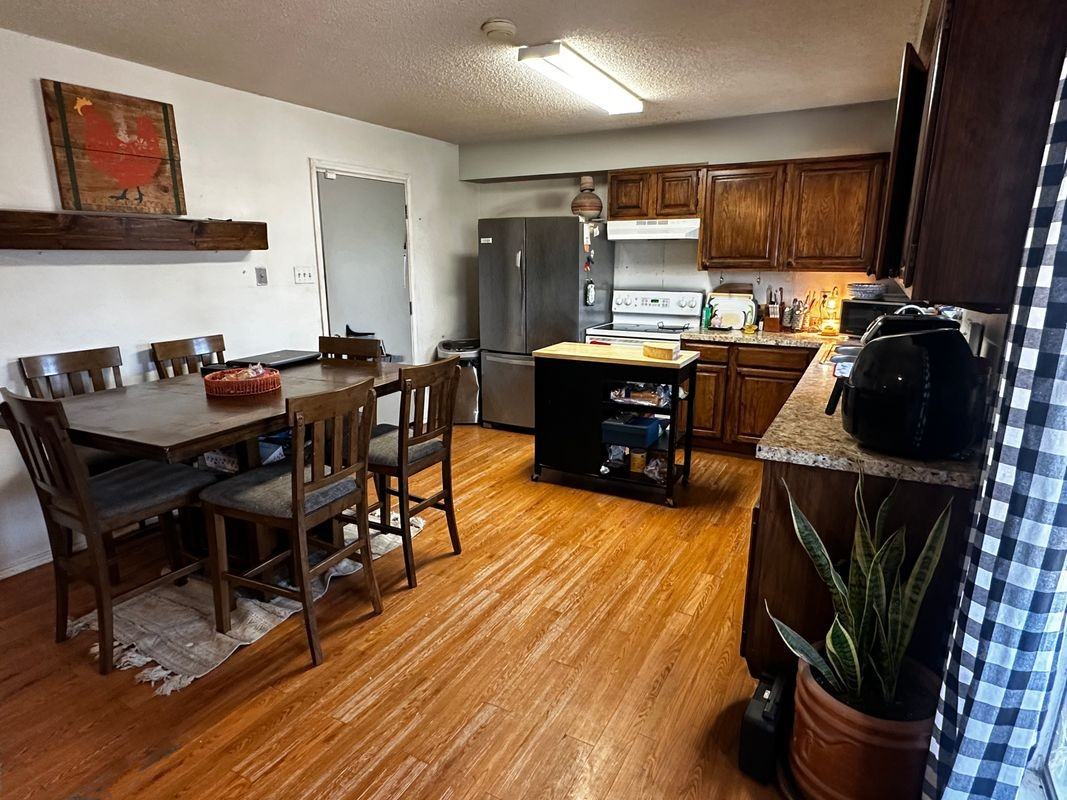 1509 Stiles Ct - Photo 2 of 4