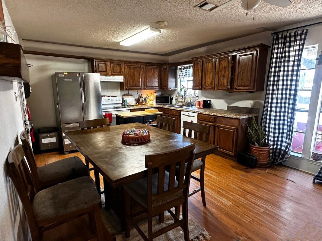 1509 Stiles Ct - Photo 3 of 4