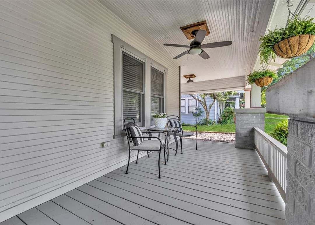 6227 Lakeshore Dr - Photo 3 of 25