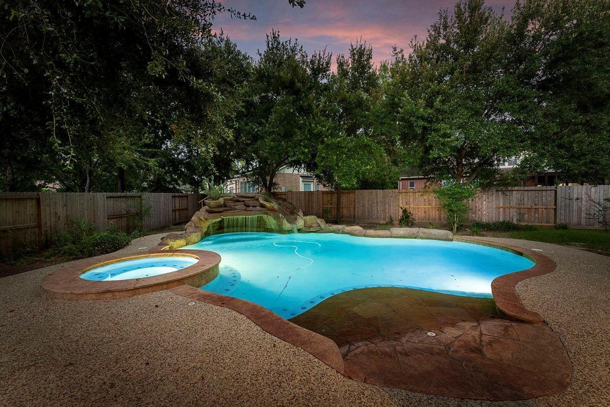 6 Hithervale Ct - Photo 3 of 45