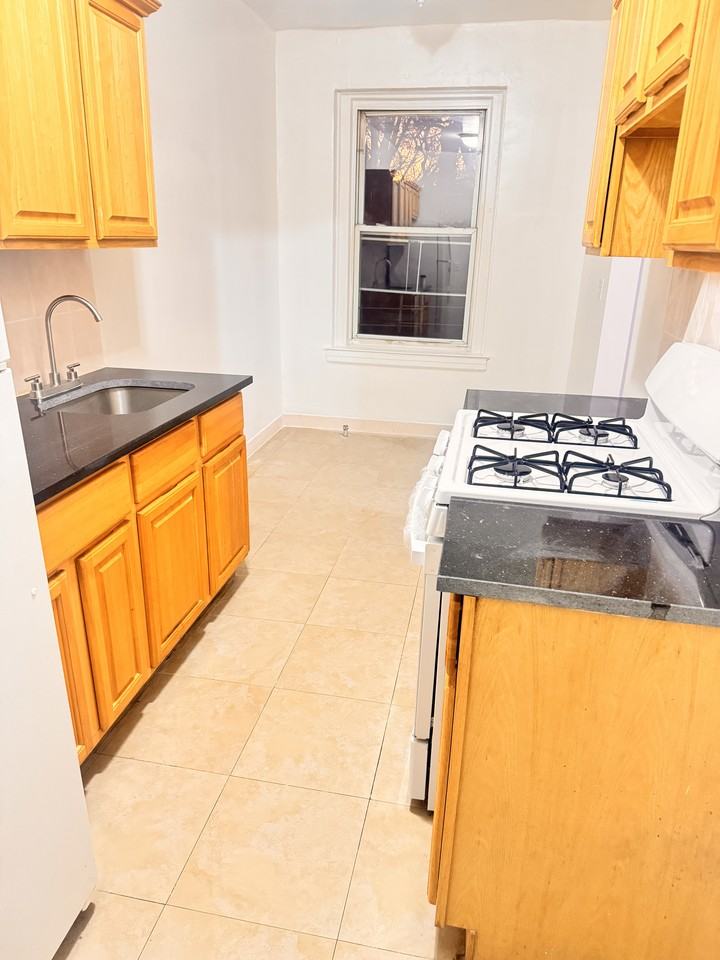 78-11 138th Street #2FL - Photo 5 of 7