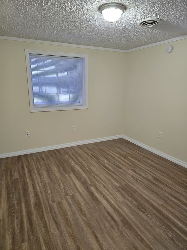 4435 Clifford Rd #NA - Photo 7 of 17
