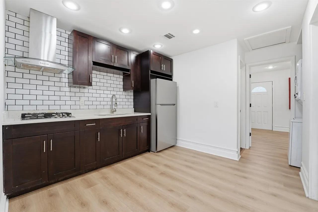 89 Stuyvesant Ave #2ndFL - Photo 4 of 10