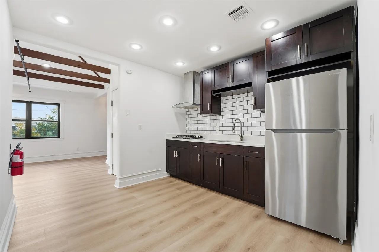 89 Stuyvesant Ave #2ndFL - Photo 5 of 10