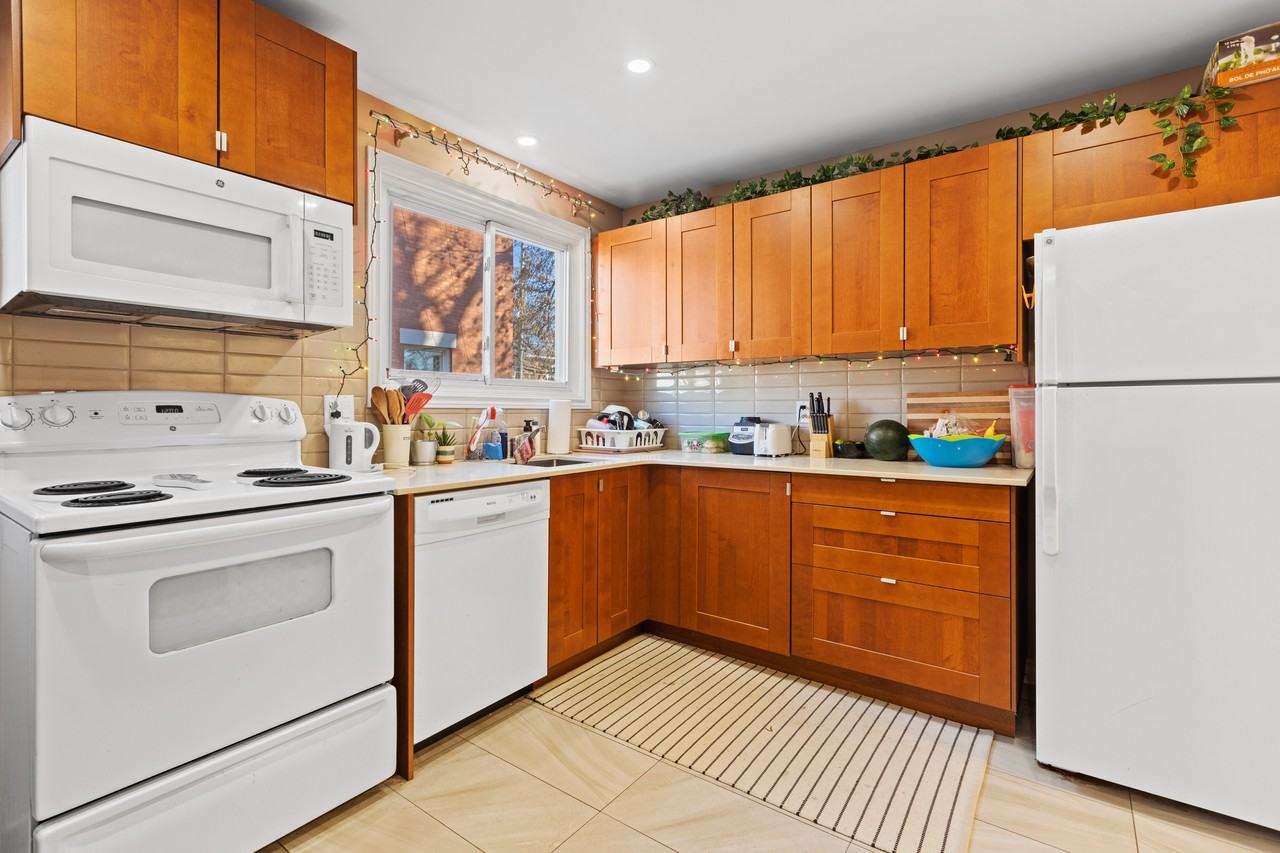 Aylmer Ave & Rosedale Ave - Photo 4 of 9