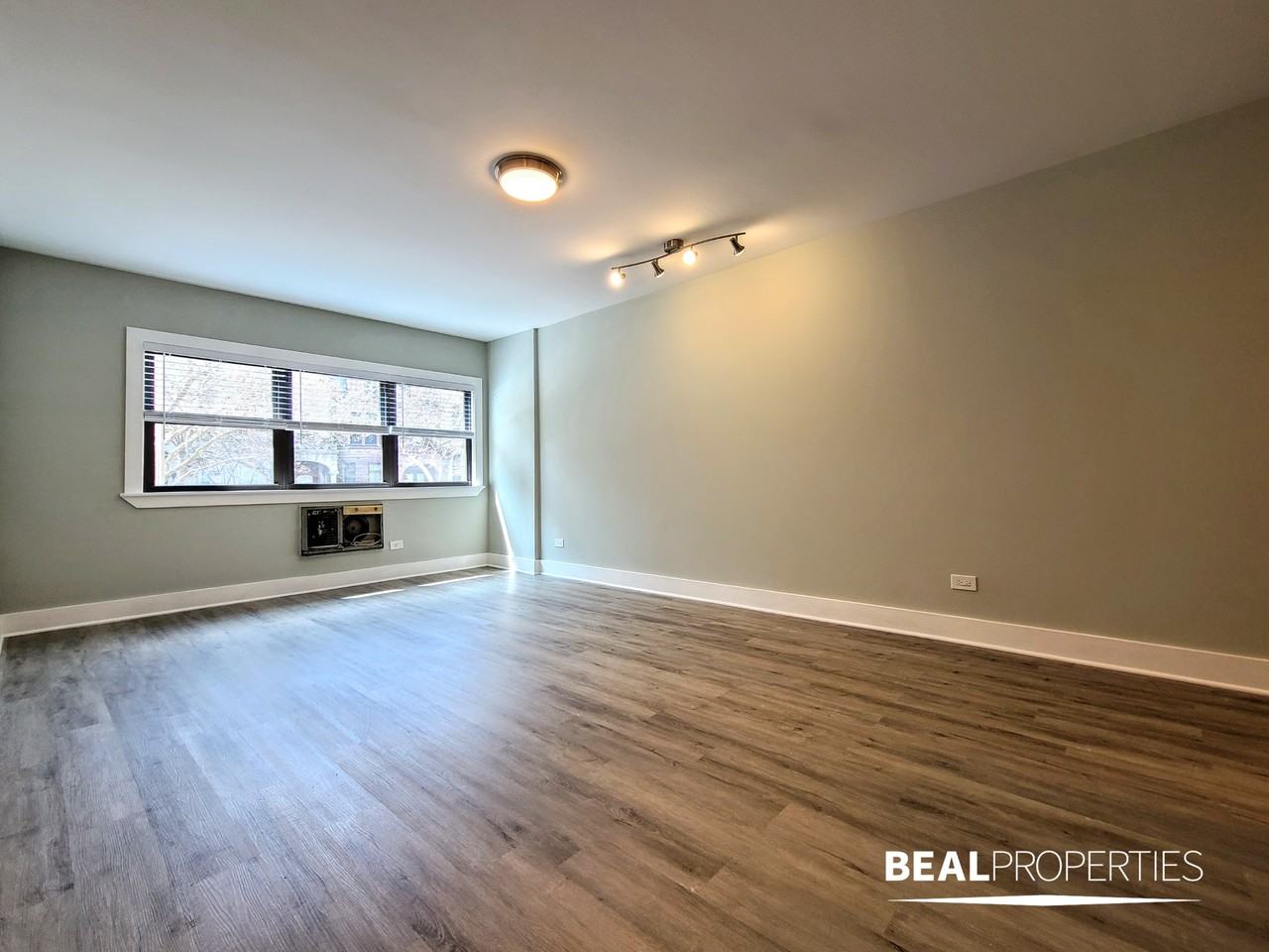 1435 N Dearborn St #A2 - Photo 2 of 12