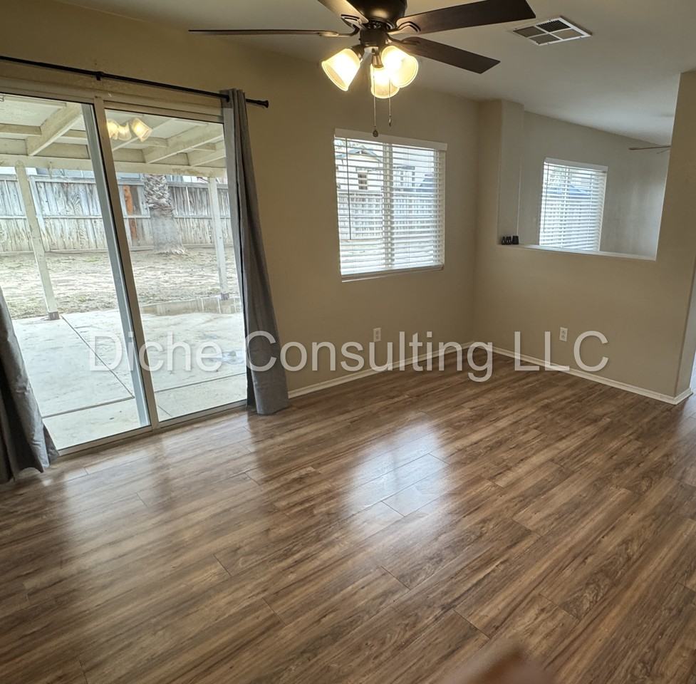 4825 Country Grove Way - Photo 6 of 20